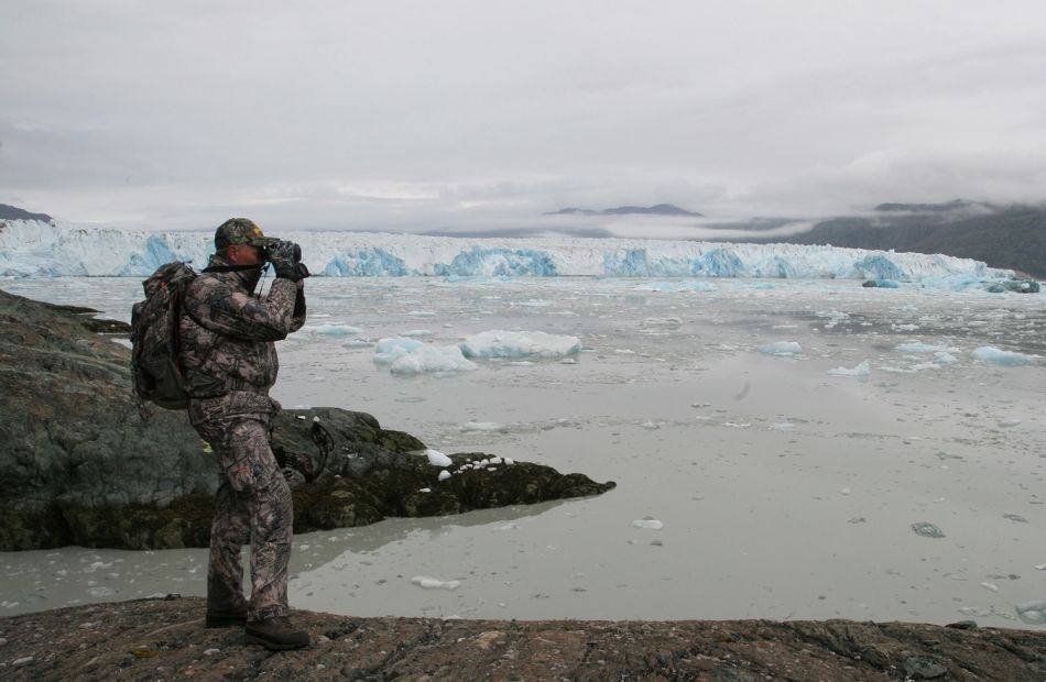 Caribou bowhunting in Greenland - Curt Wells